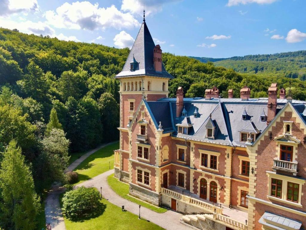 Kastélyhotel Sasvár Resort Parádsasvár Exterior foto